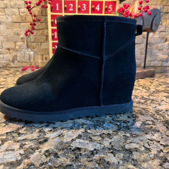 Ugg wedge boots - Picture 2 of 11